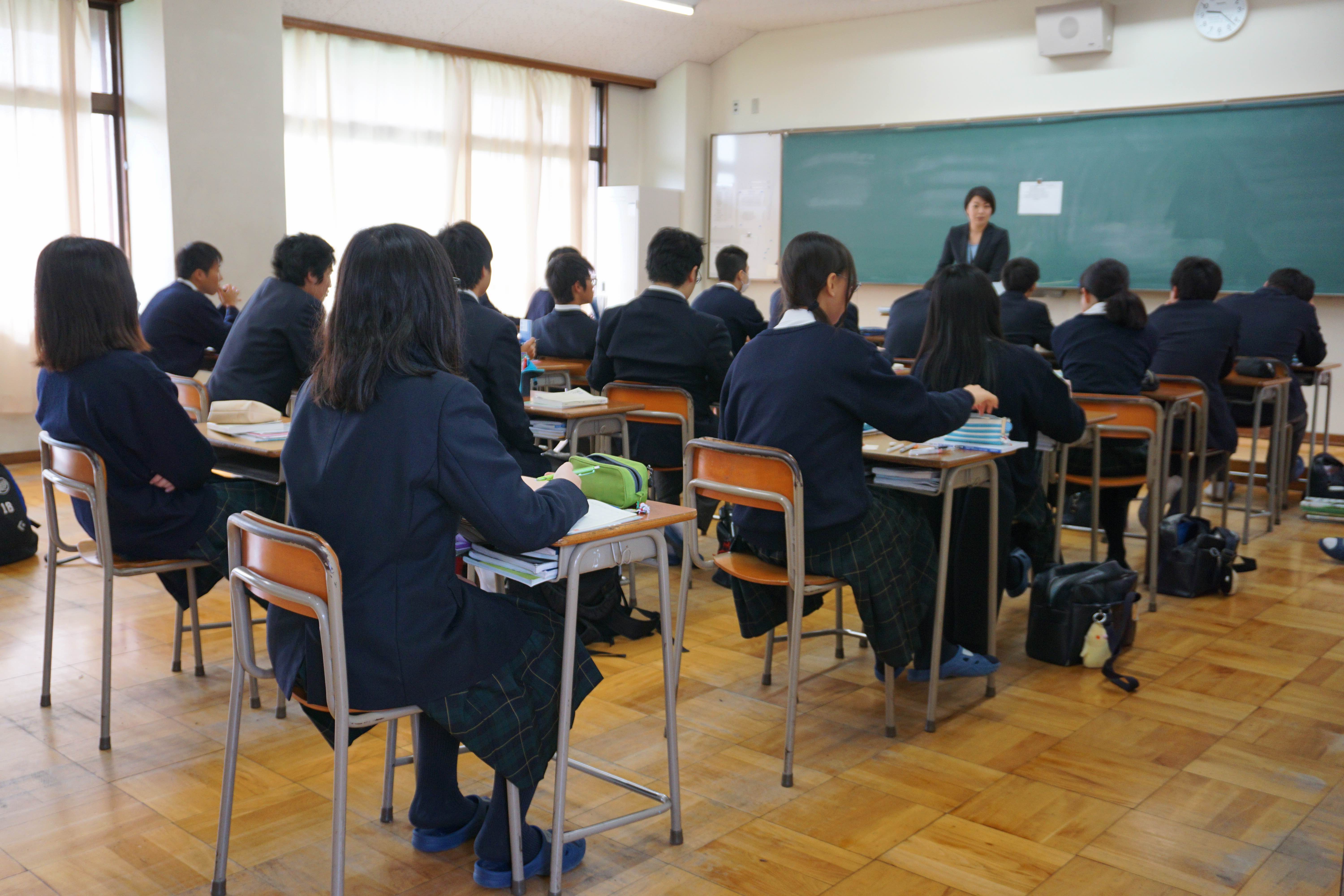 学校 の 授業 意味 ない